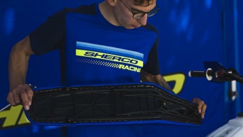 PG250100-TSHIRT-PADDOCK-MAN INSITU.jpg